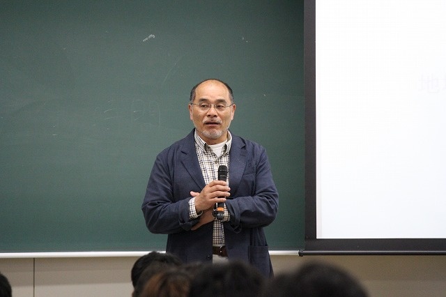 岩野俊郎 氏